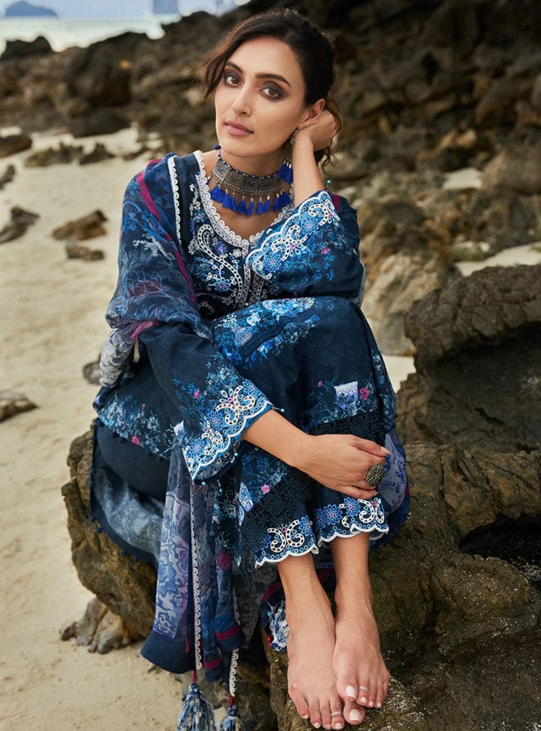 img_image_lawnkari_printkari_23_awwal_boutique