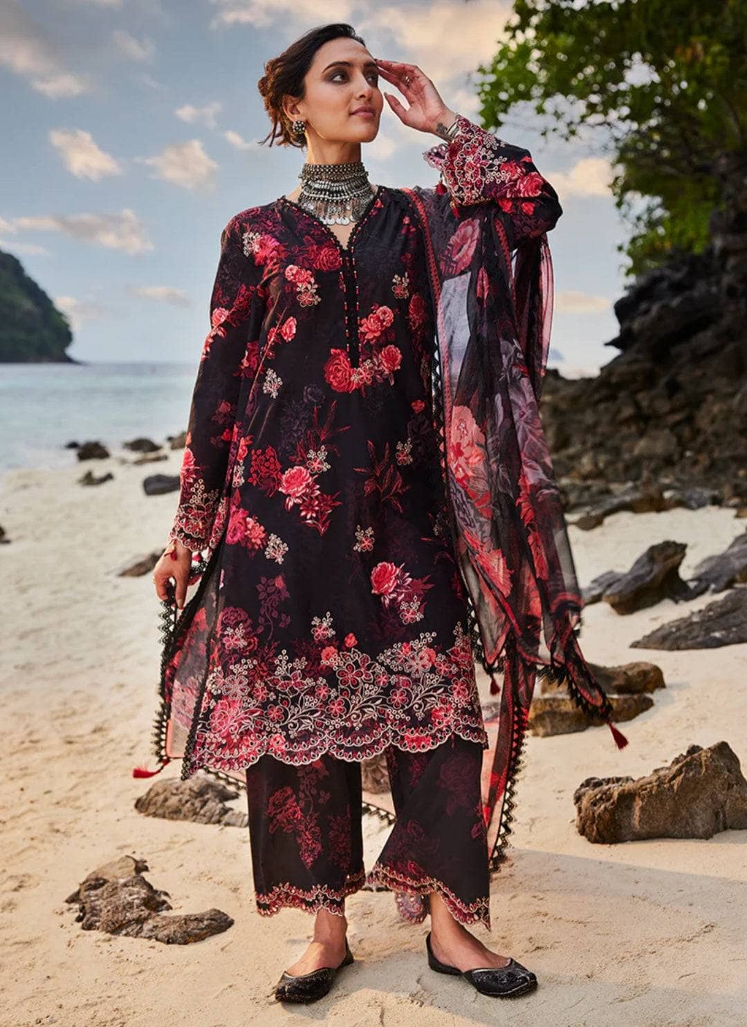 img_image_lawnkari_printkari_23_awwal_boutique