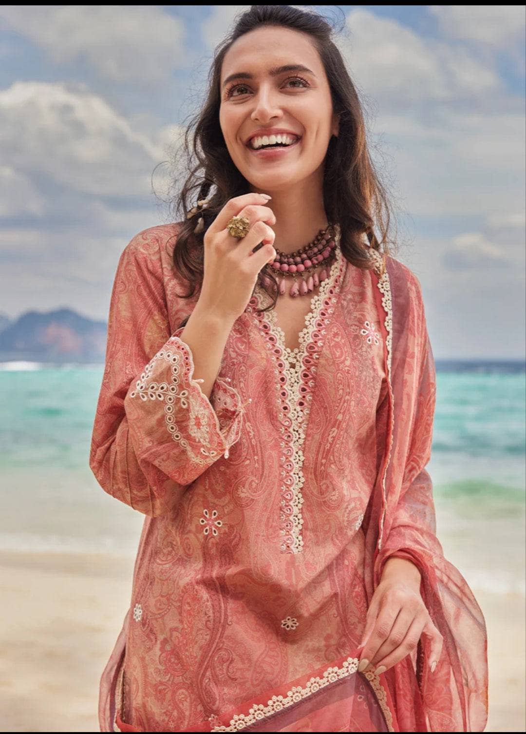 img_image_lawnkari_printkari_23_awwal_boutique