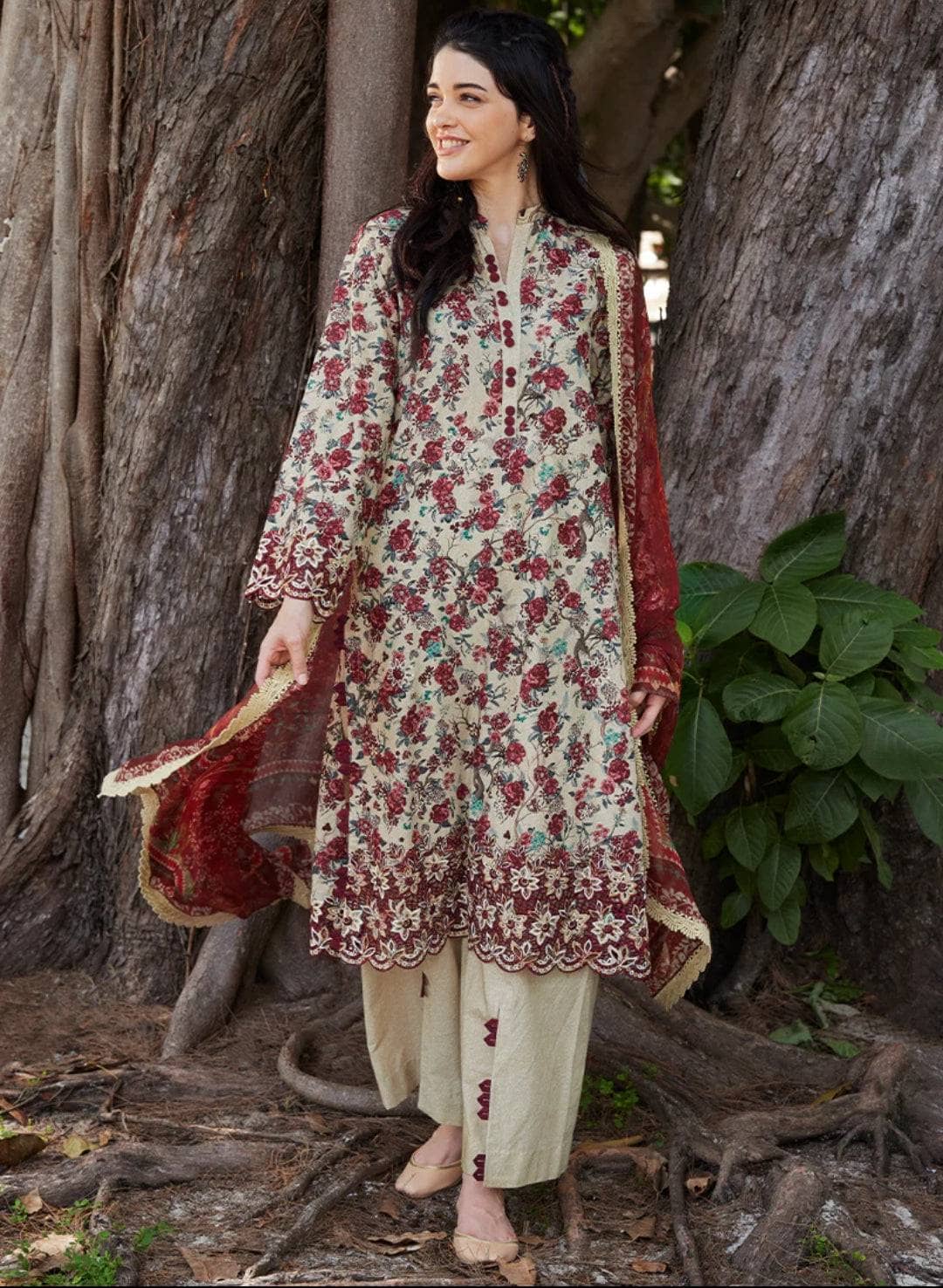 img_image_lawnkari_printkari_23_awwal_boutique