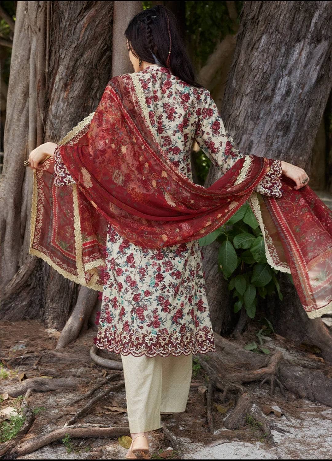 img_image_lawnkari_printkari_23_awwal_boutique