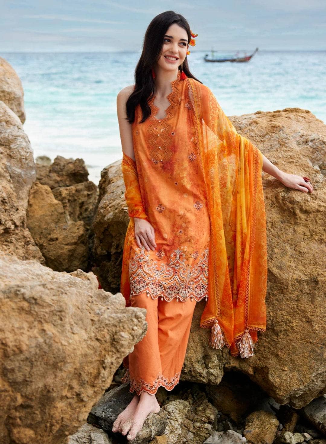 img_image_lawnkari_printkari_23_awwal_boutique