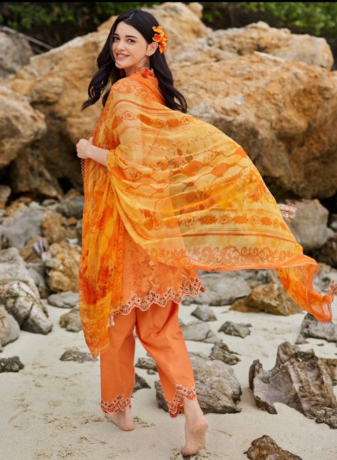 img_image_lawnkari_printkari_23_awwal_boutique