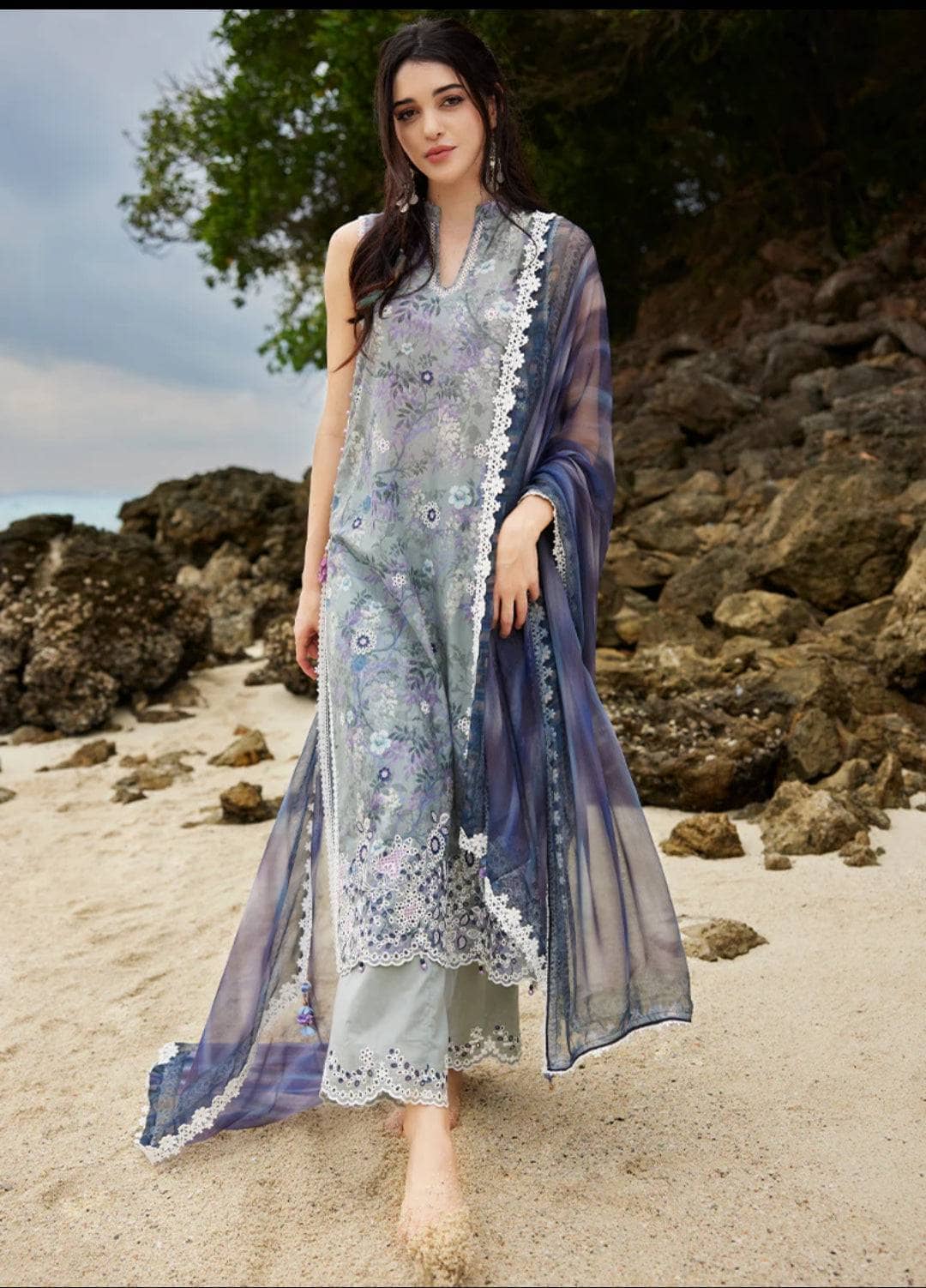 img_image_lawnkari_printkari_23_awwal_boutique