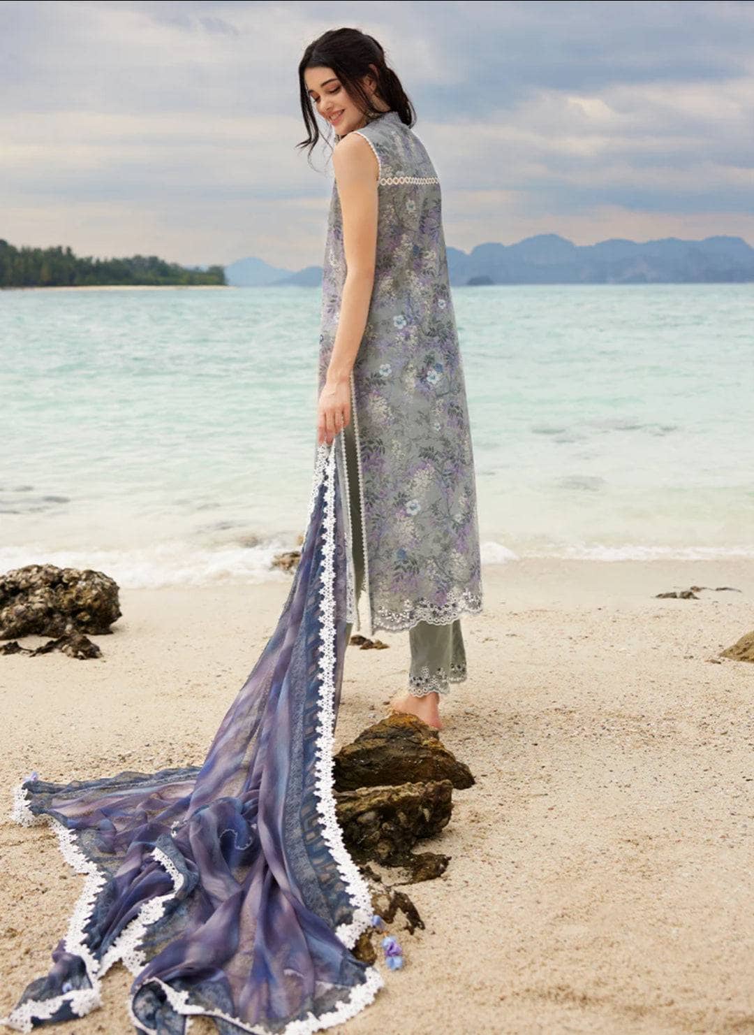 img_image_lawnkari_printkari_23_awwal_boutique