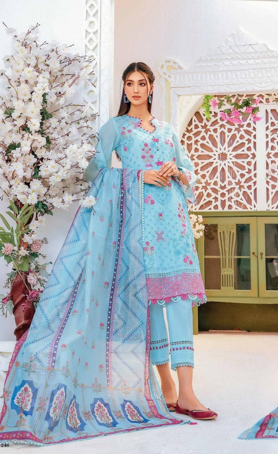 img_gul_ahmed_premium_lawn_23_awwal_boutique