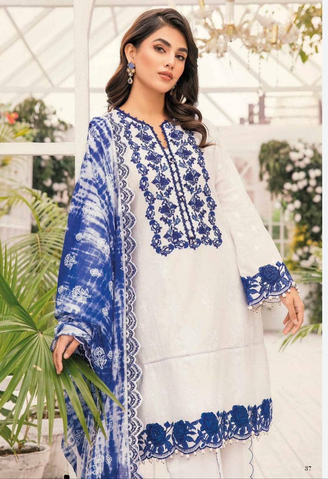 img_gul_ahmed_essentials_23_awwal_boutique