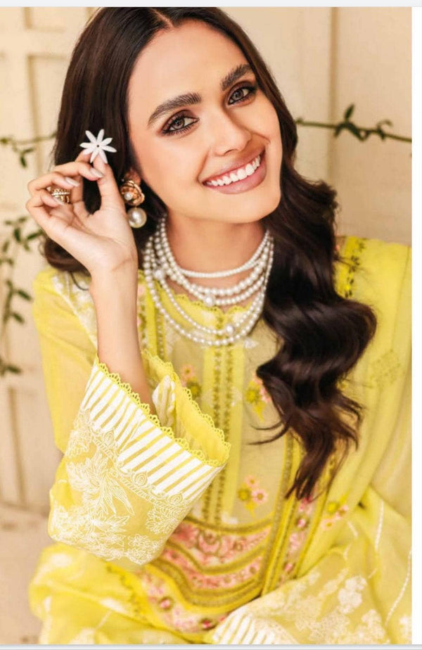 img_gul_ahmed_essentials_23_awwal_boutique