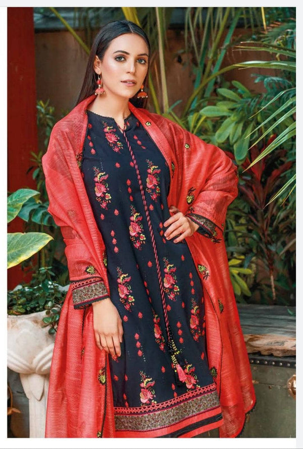 img_gul_ahmed_essentials_23_awwal_boutique