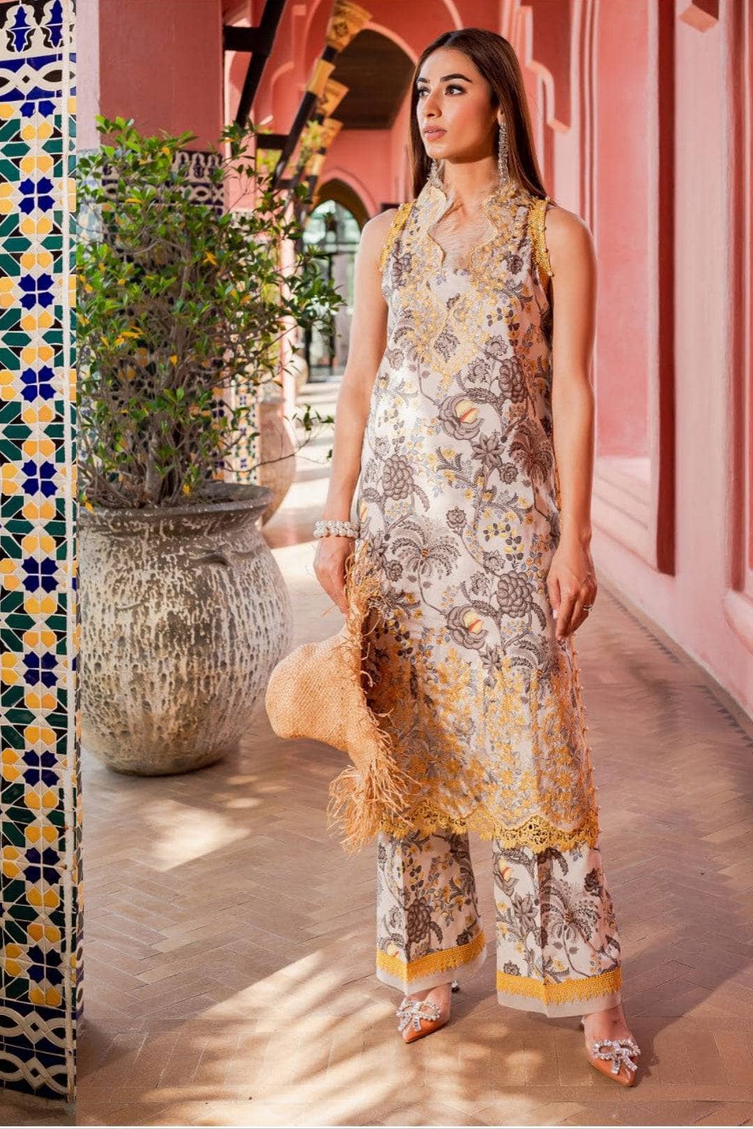 img_jade_flora_lawn_awwal_boutique