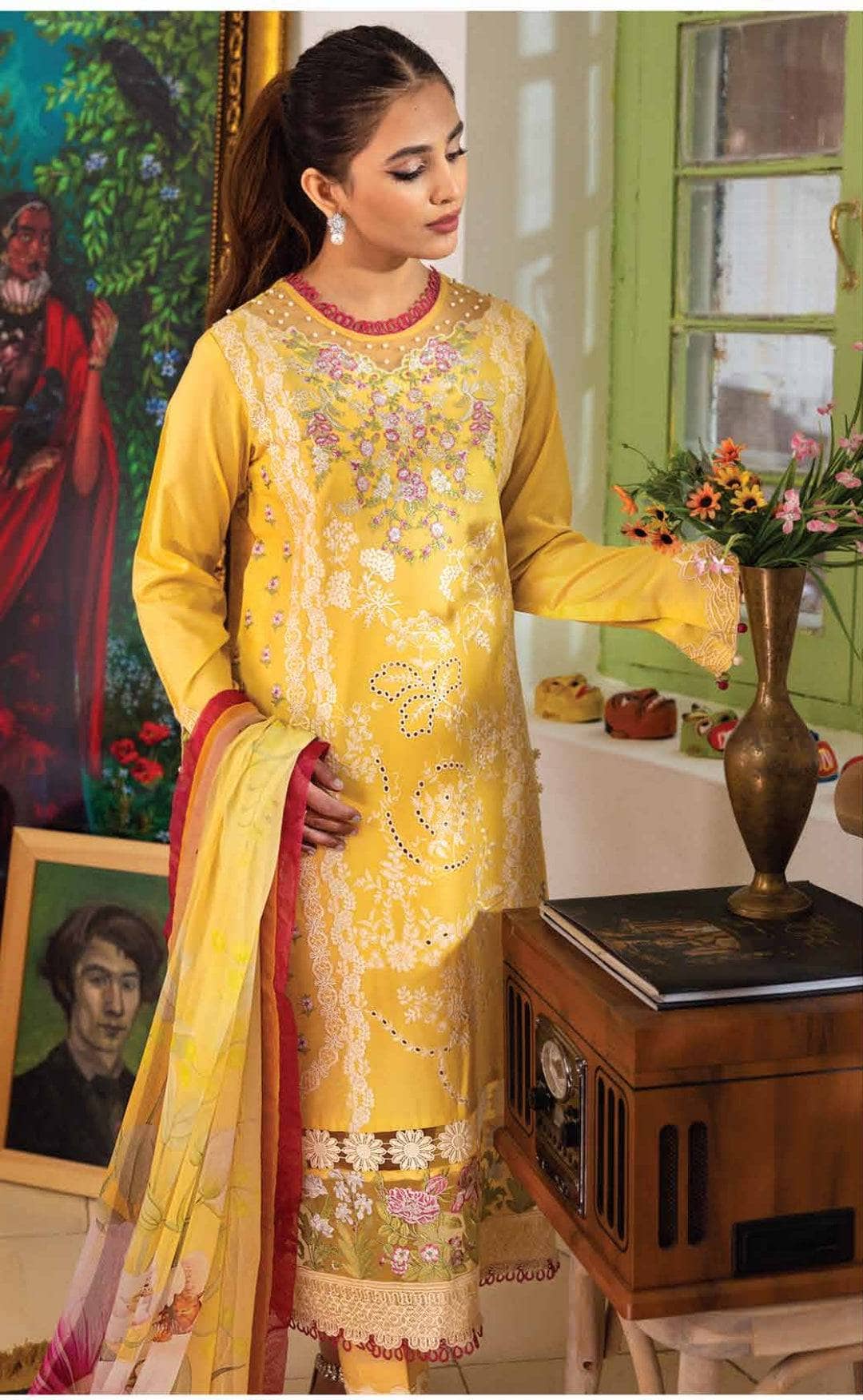 img_roheenaz_lawn_23_awwal_boutique