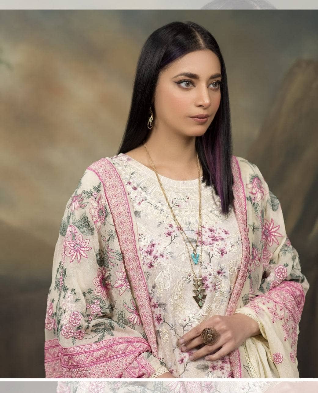 img_manizay_lawn_23_awwal_boutique