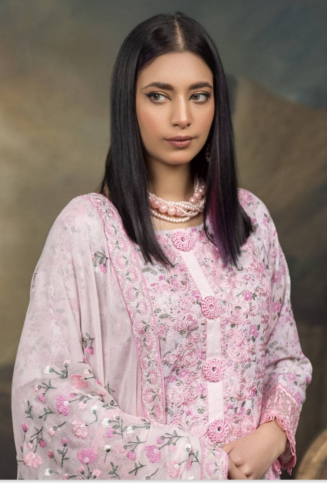 img_manizay_lawn_23_awwal_boutique