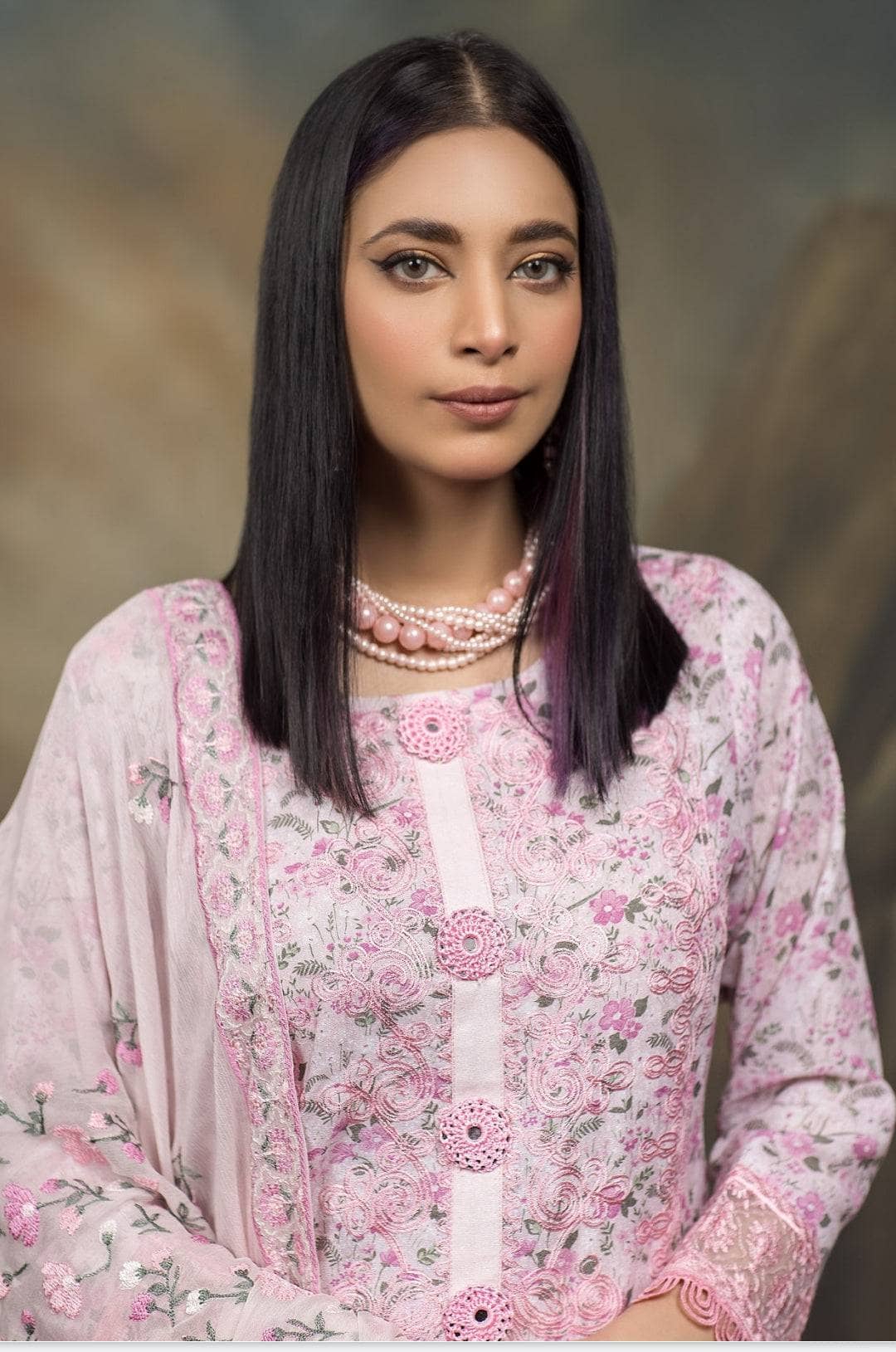 img_manizay_lawn_23_awwal_boutique