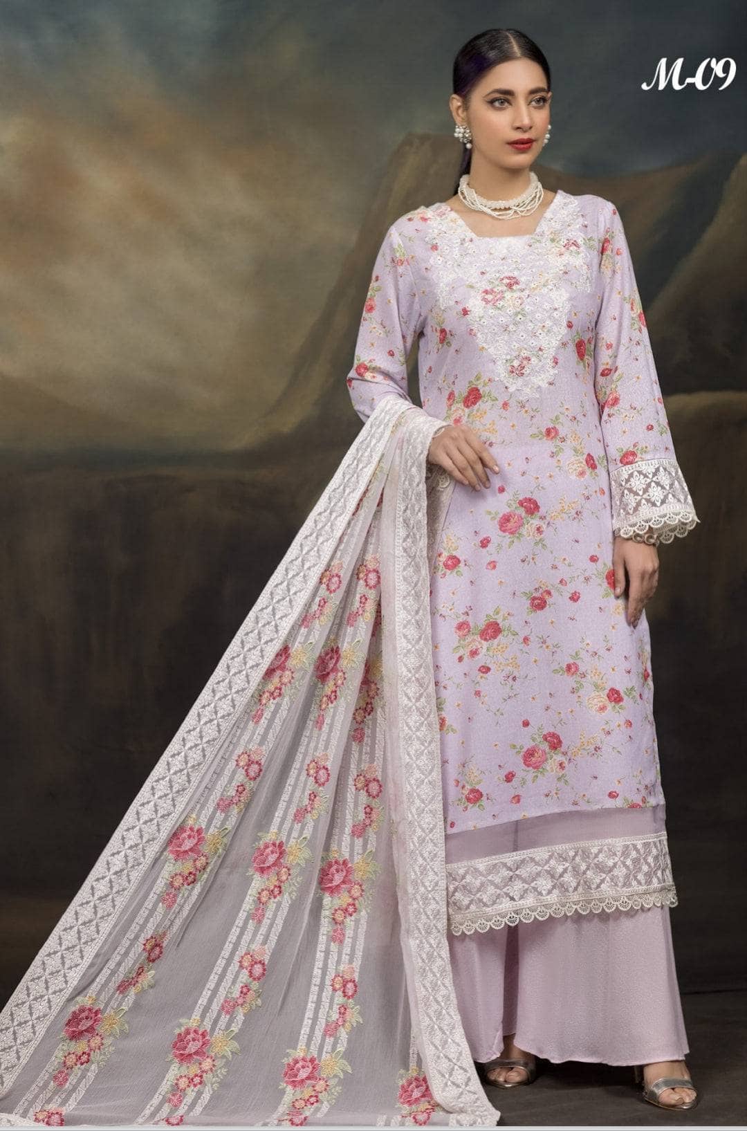 img_manizay_lawn_23_awwal_boutique