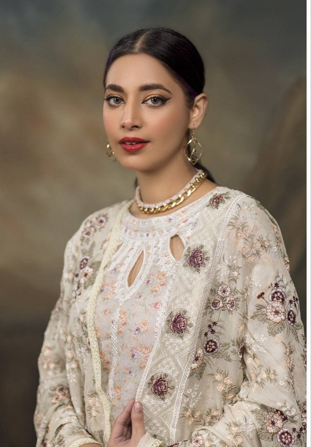 img_manizay_lawn_23_awwal_boutique