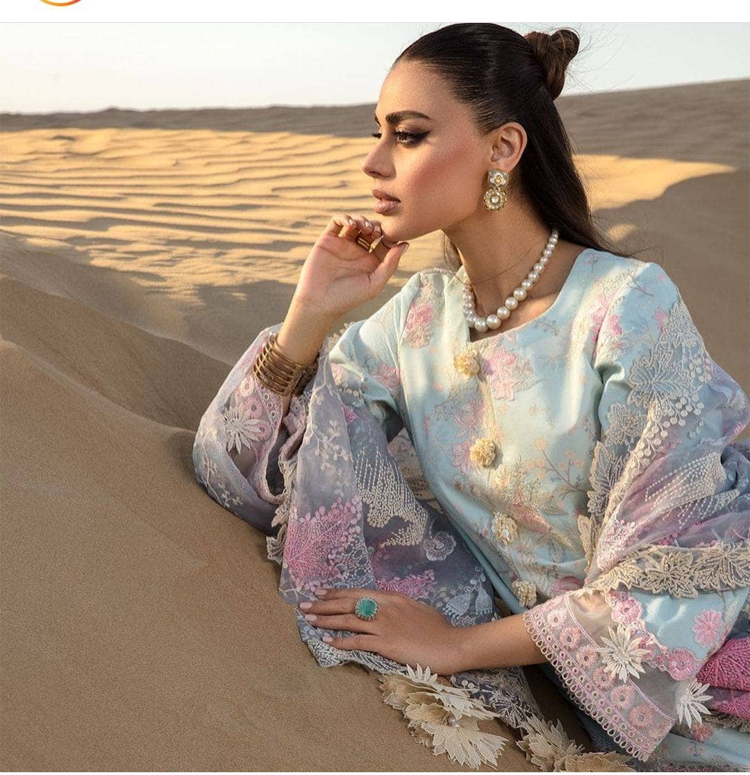 img_rang_rasiya_lawn_23_awwal_boutique