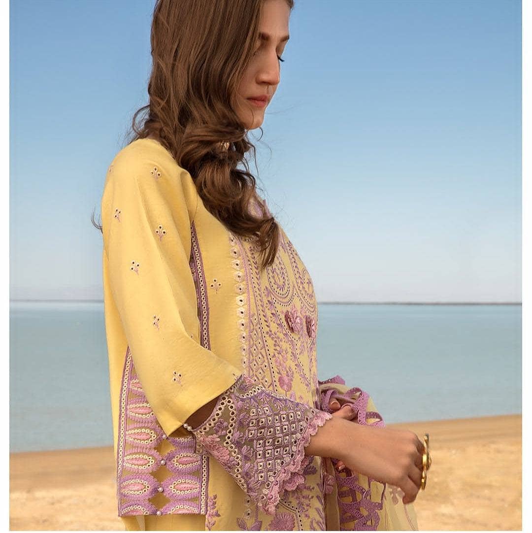 img_rang_rasiya_lawn_23_awwal_boutique