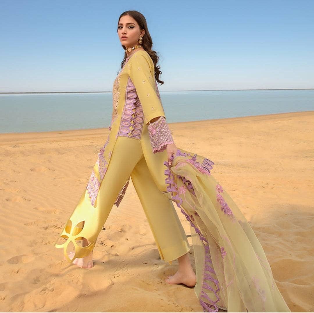 img_rang_rasiya_lawn_23_awwal_boutique