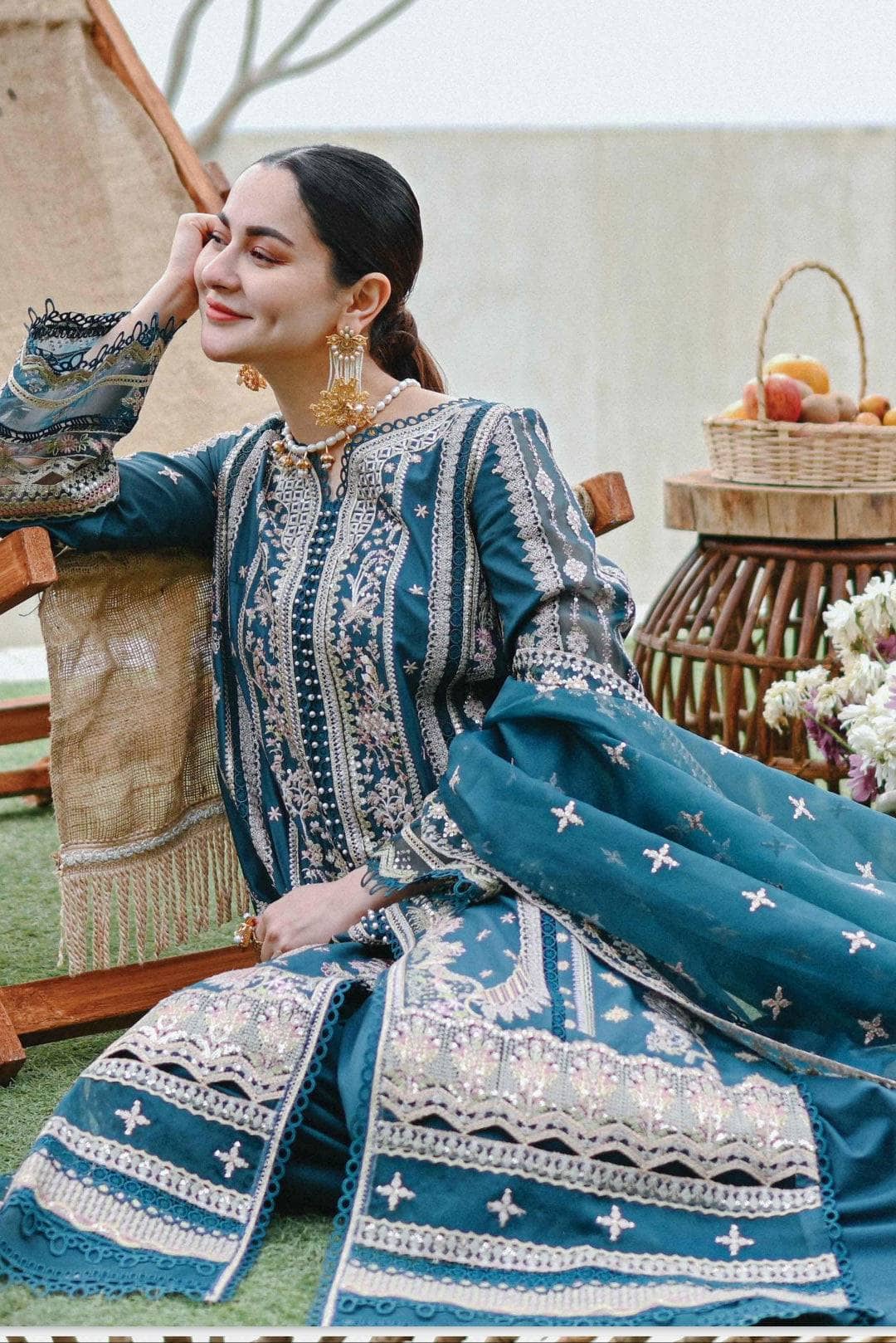 img_qalamkar_sahil_luxury_lawn_23_awwal_boutique