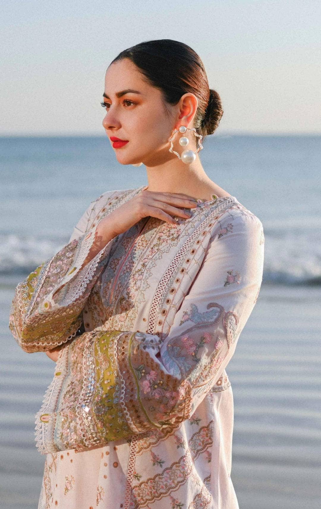 img_qalamkar_luxury_sahil_lawn_23_awwal_boutique