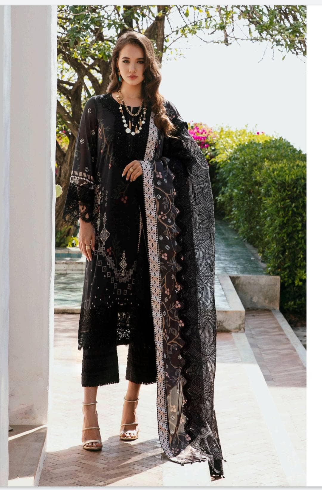 img_nureh_maya_swiss_voil_awwal_boutique