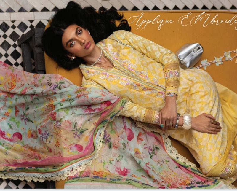 img_farah_talib_aziz_lawn_23_awwal_boutique