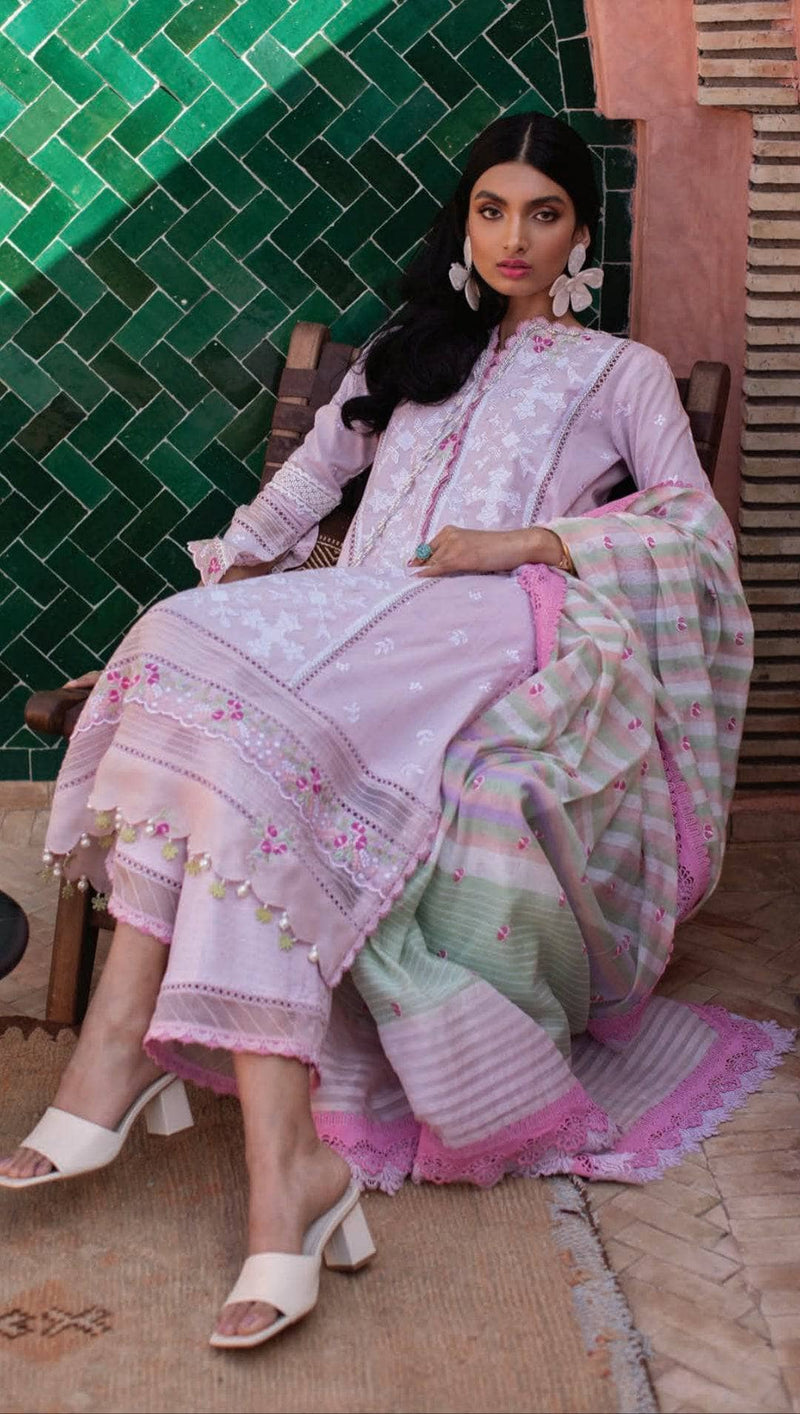 img_farah_talib_aziz_lawn_23_awwal_boutique