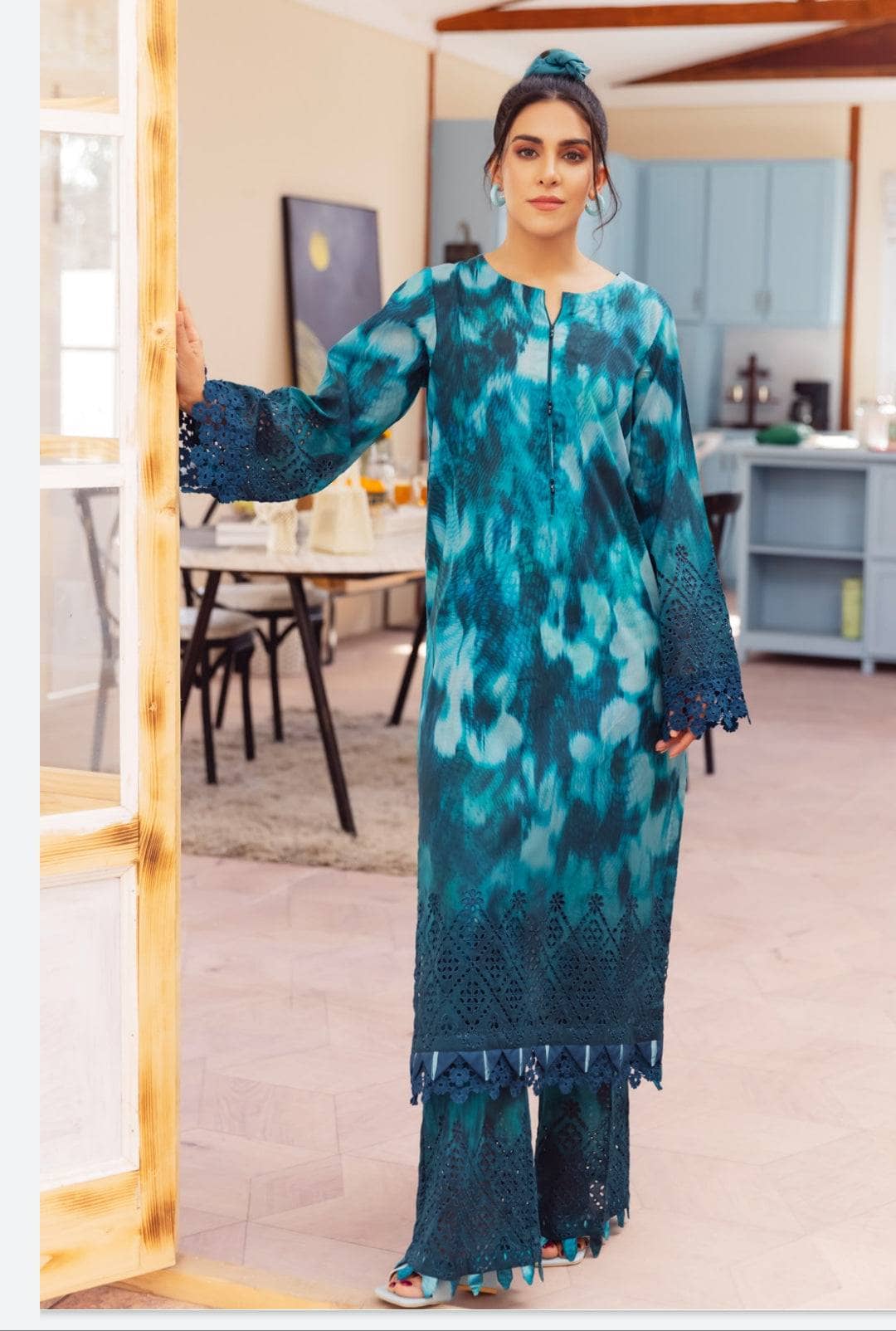 img_nureh_ballerina_chikankari_23_awwal_boutique