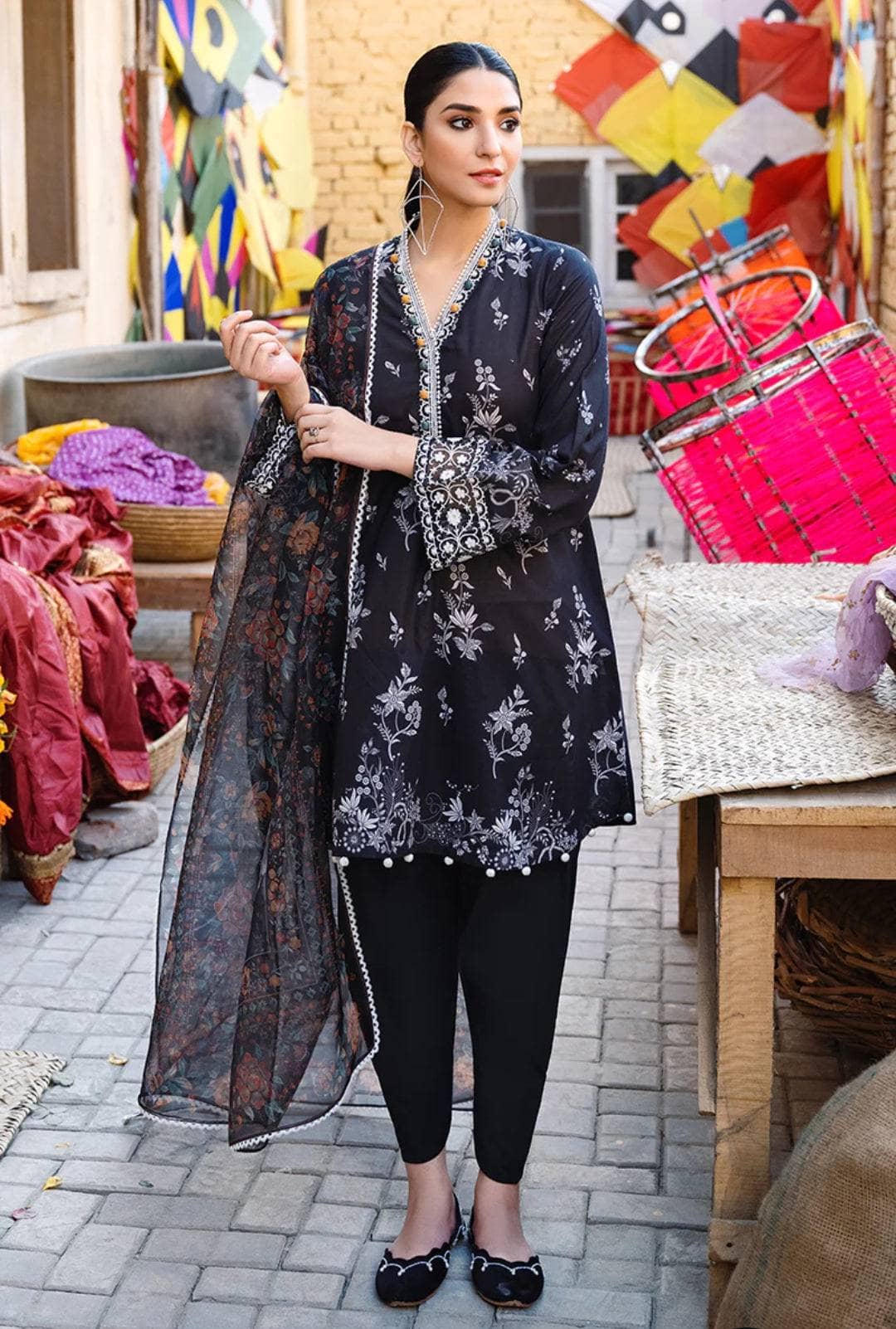 Img_cross_stitch_lawn_awwal_boutique