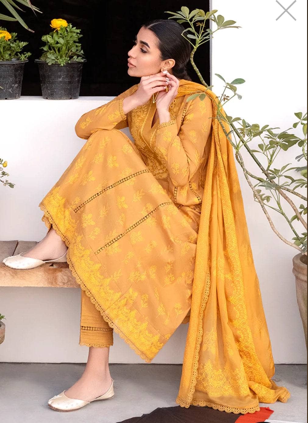 Img_cross_stitch_lawn_awwal_boutique