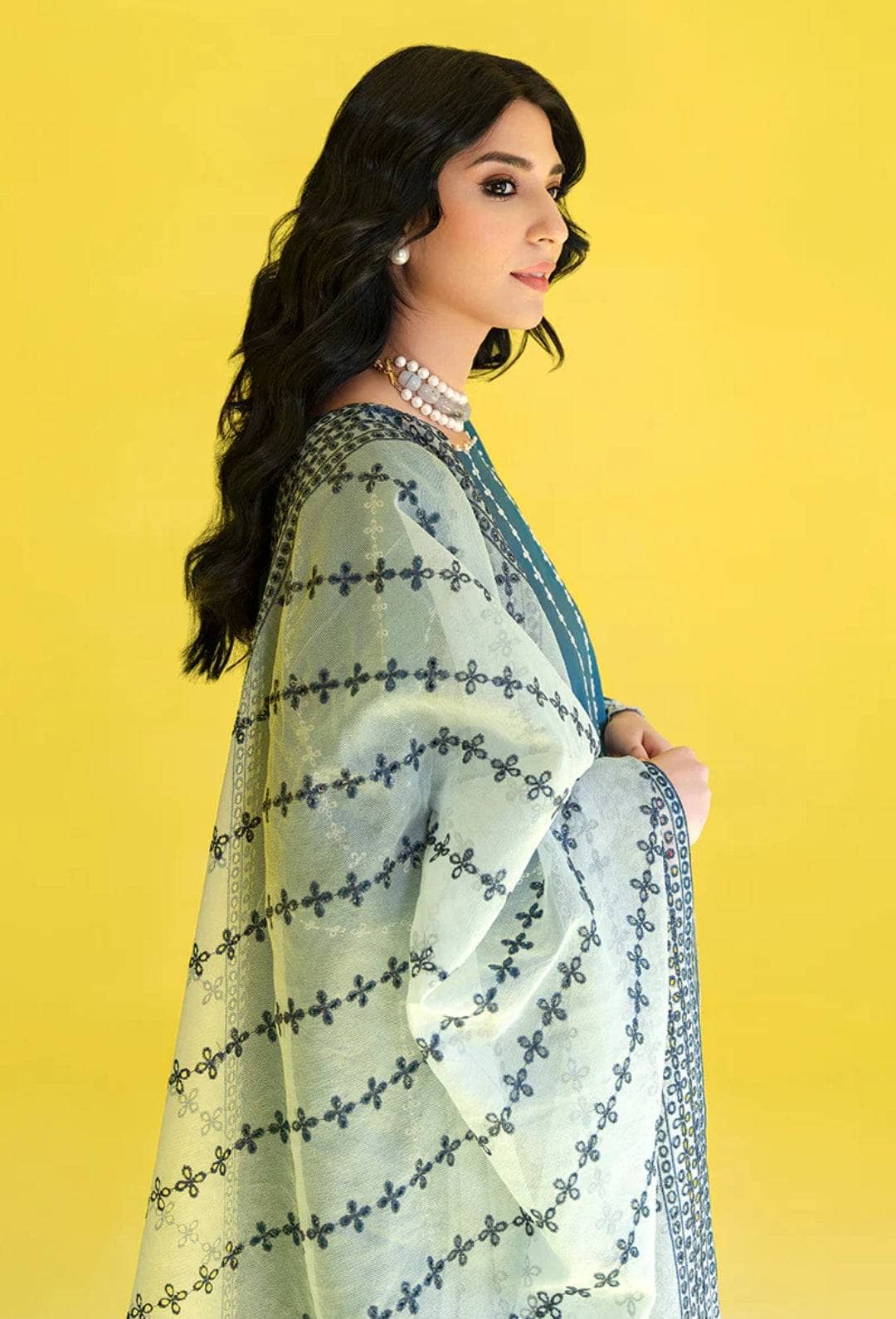 Img_cross_stitch_lawn_23_awwal_boutique