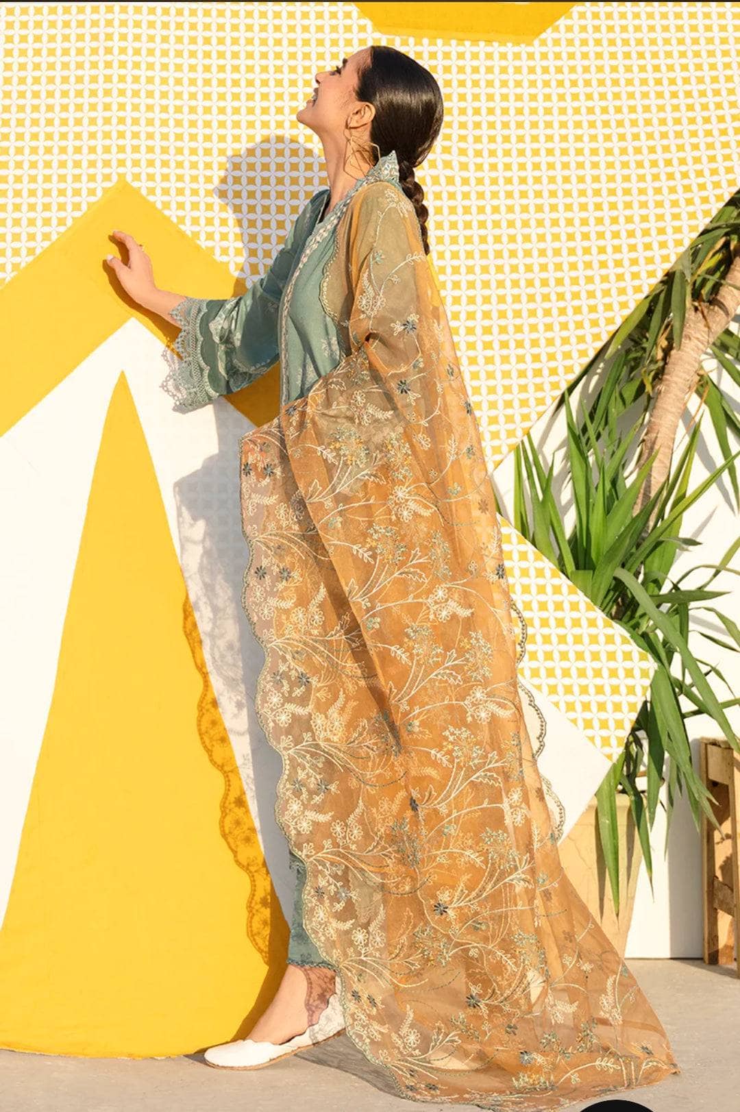 img_cross_stitch_basant_lawn_23_awwal_boutique