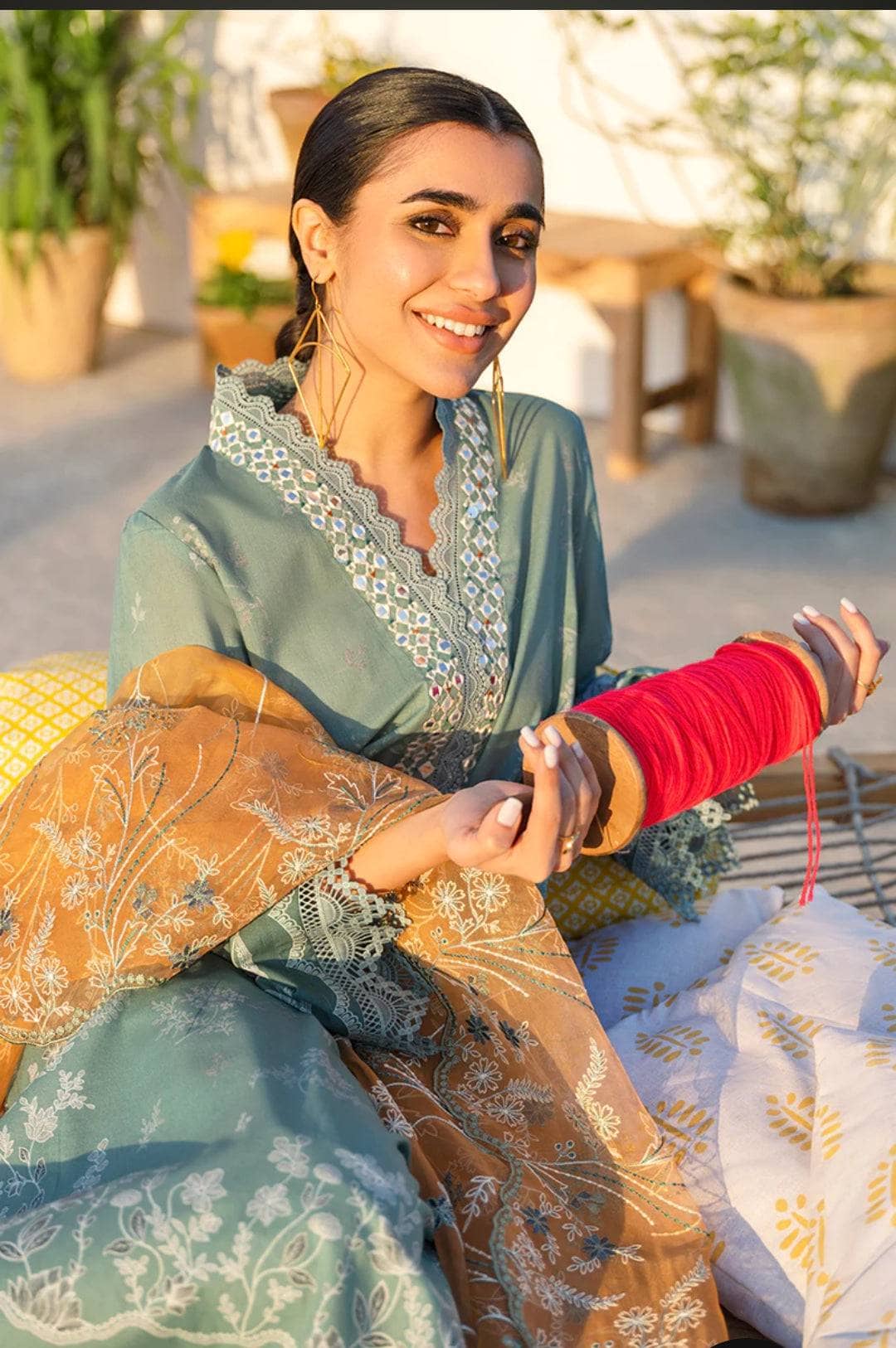 img_cross_stitch_basant_lawn_23_awwal_boutique