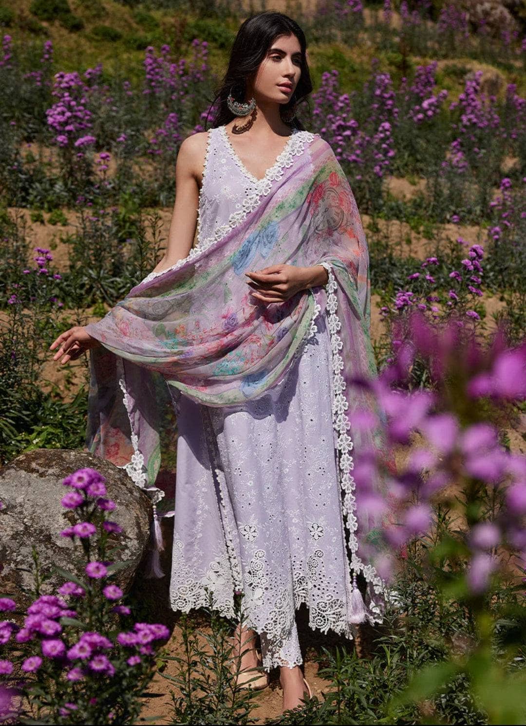 img_image_lawnkari_lawn_23_awwal_boutique