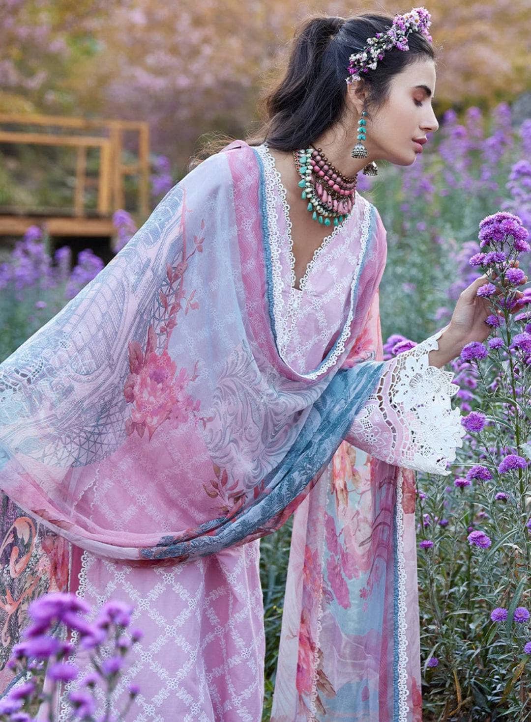 img_image_lawnkari_lawn_23_awwal_boutique