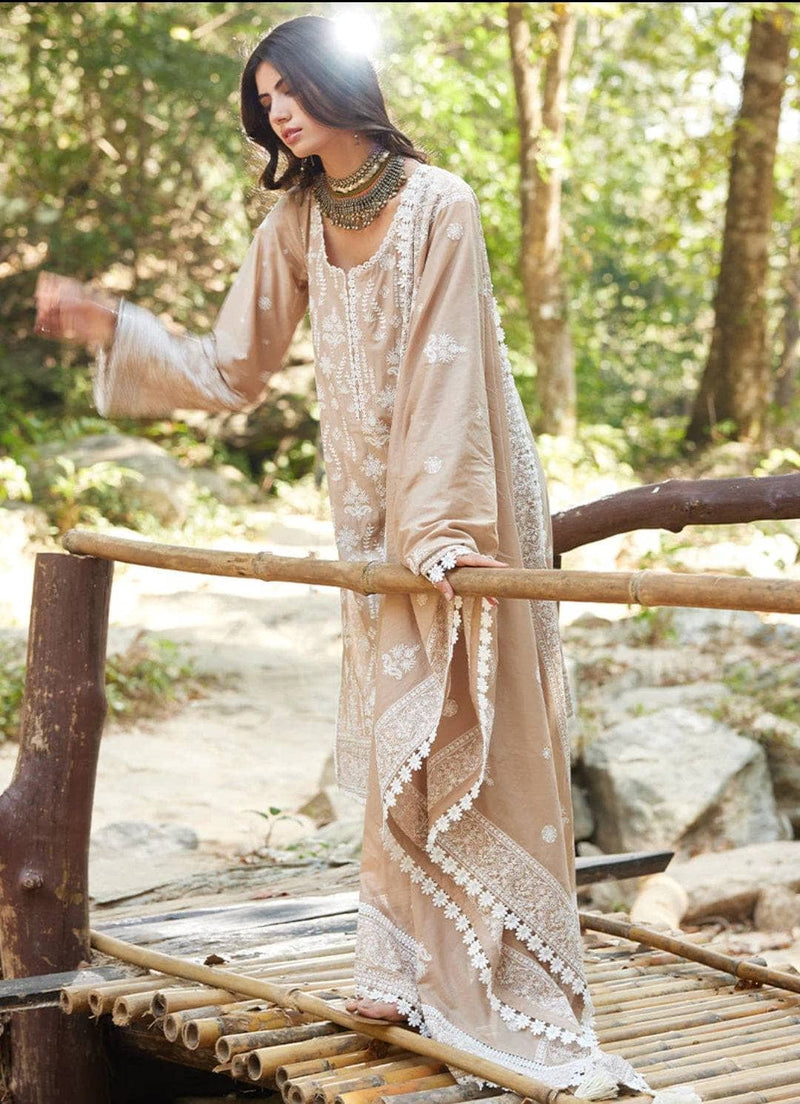 img_image_lawnkari_lawn_23_awwal_boutique