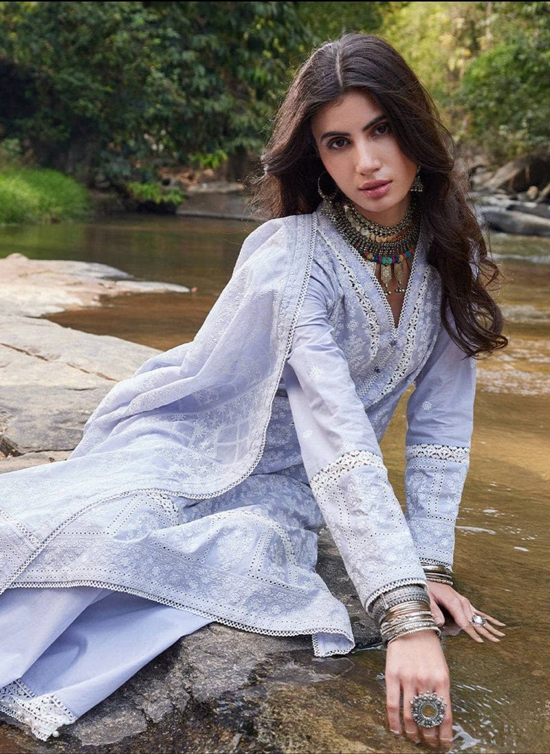 img_image_lawnkari_lawn_23_awwal_boutique