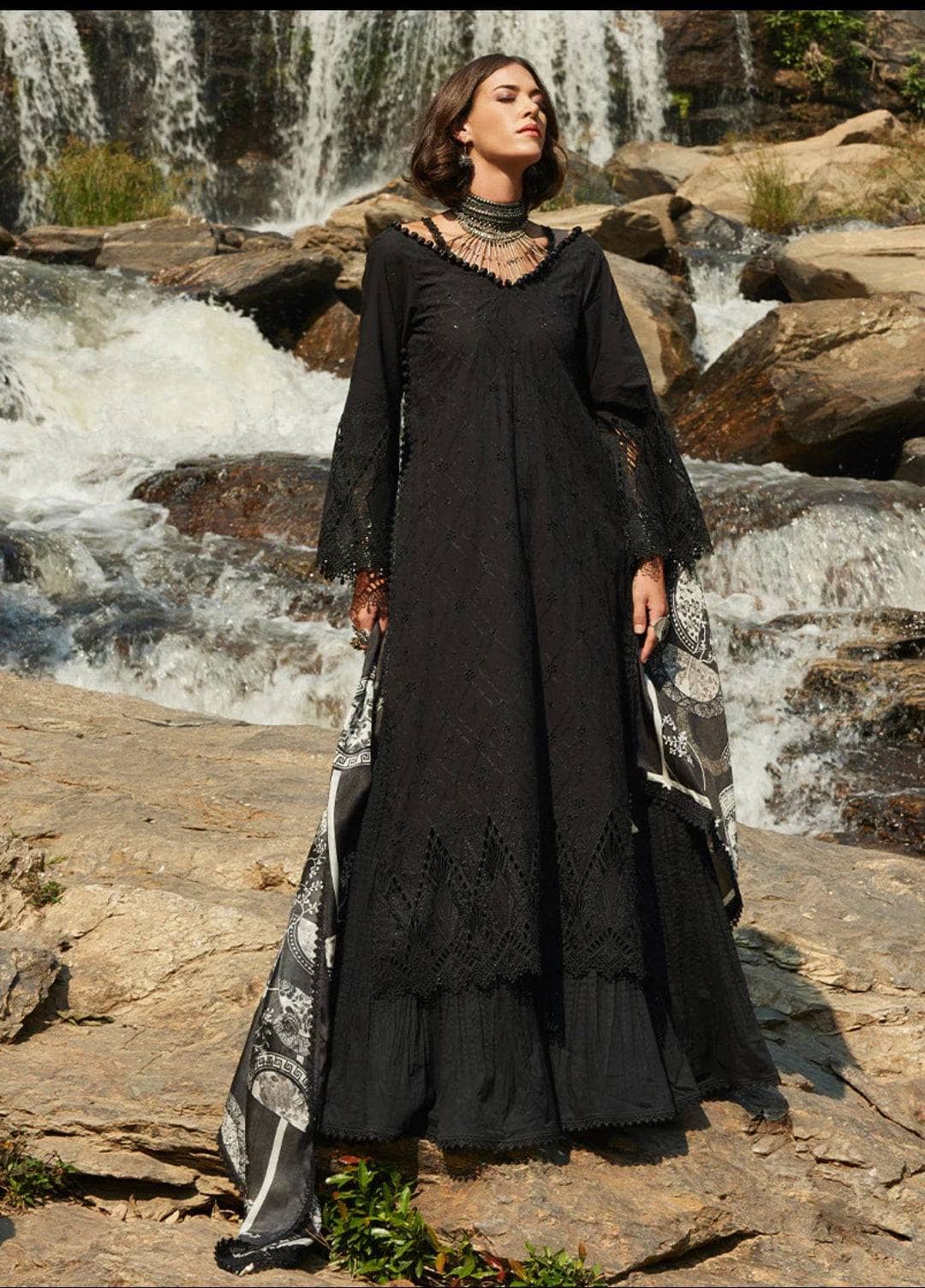 Img_image_lawnkari_lawn_23_awwal_boutique