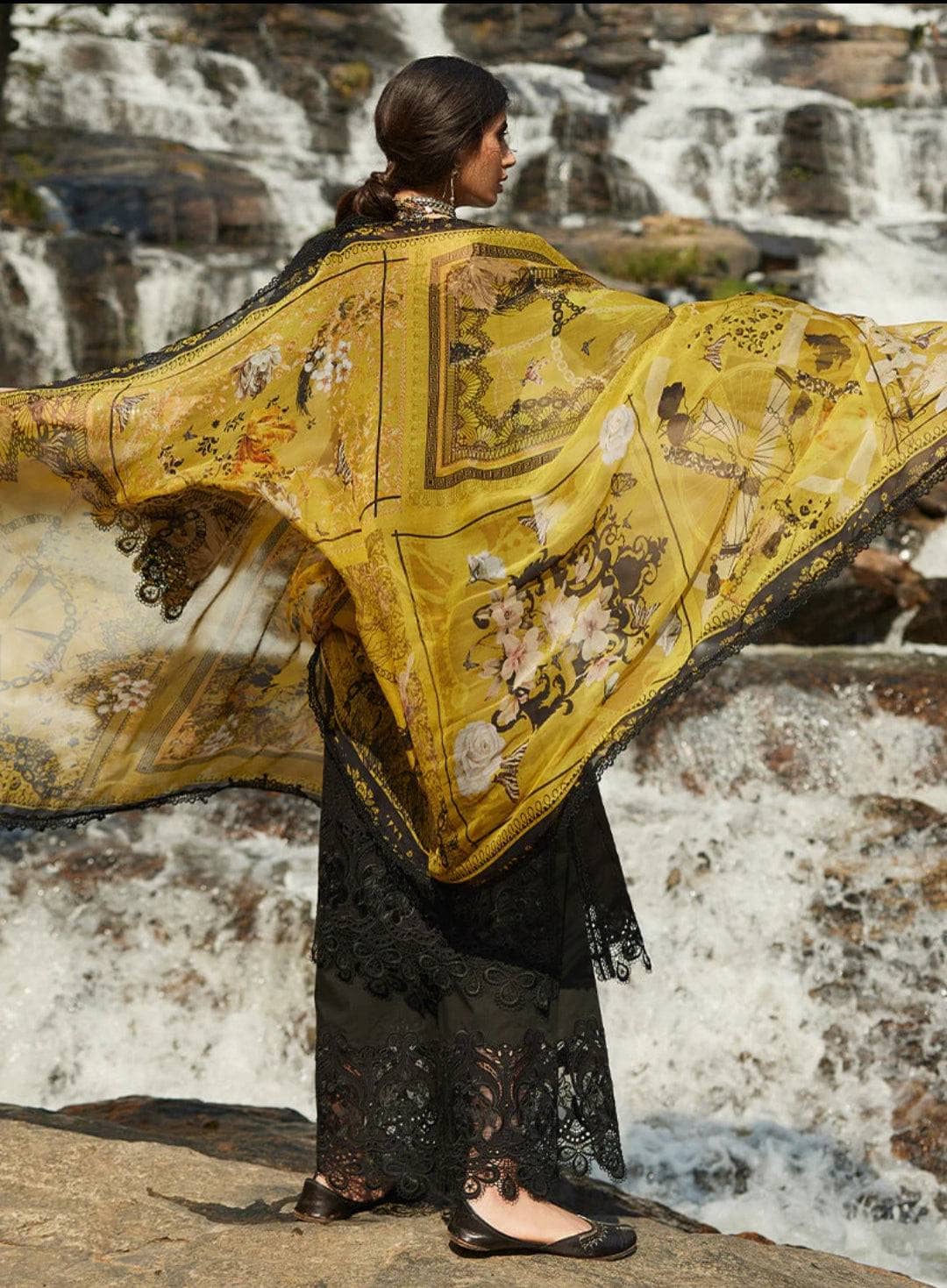 Img_image_lawnkari_lawn_23_awwal_boutique