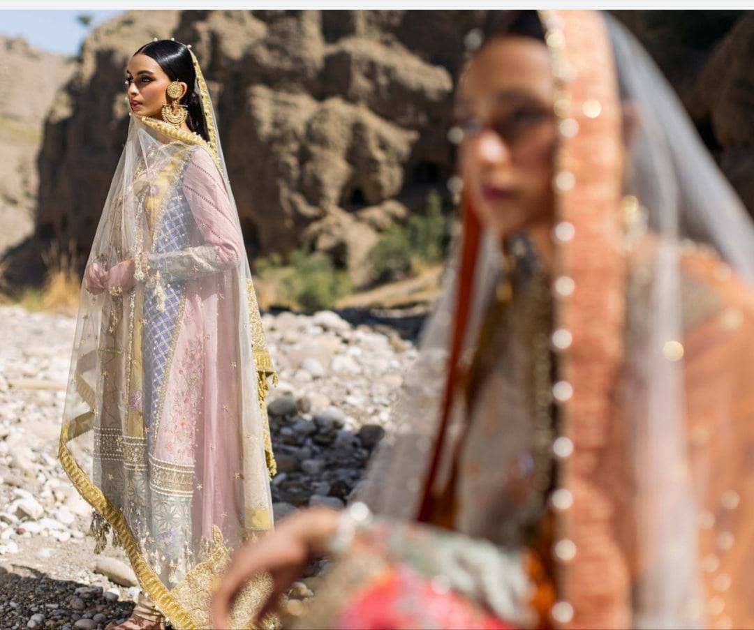 img_sana_safinaz_luxury_lawn_23_awwal_boutique_awwal_boutique