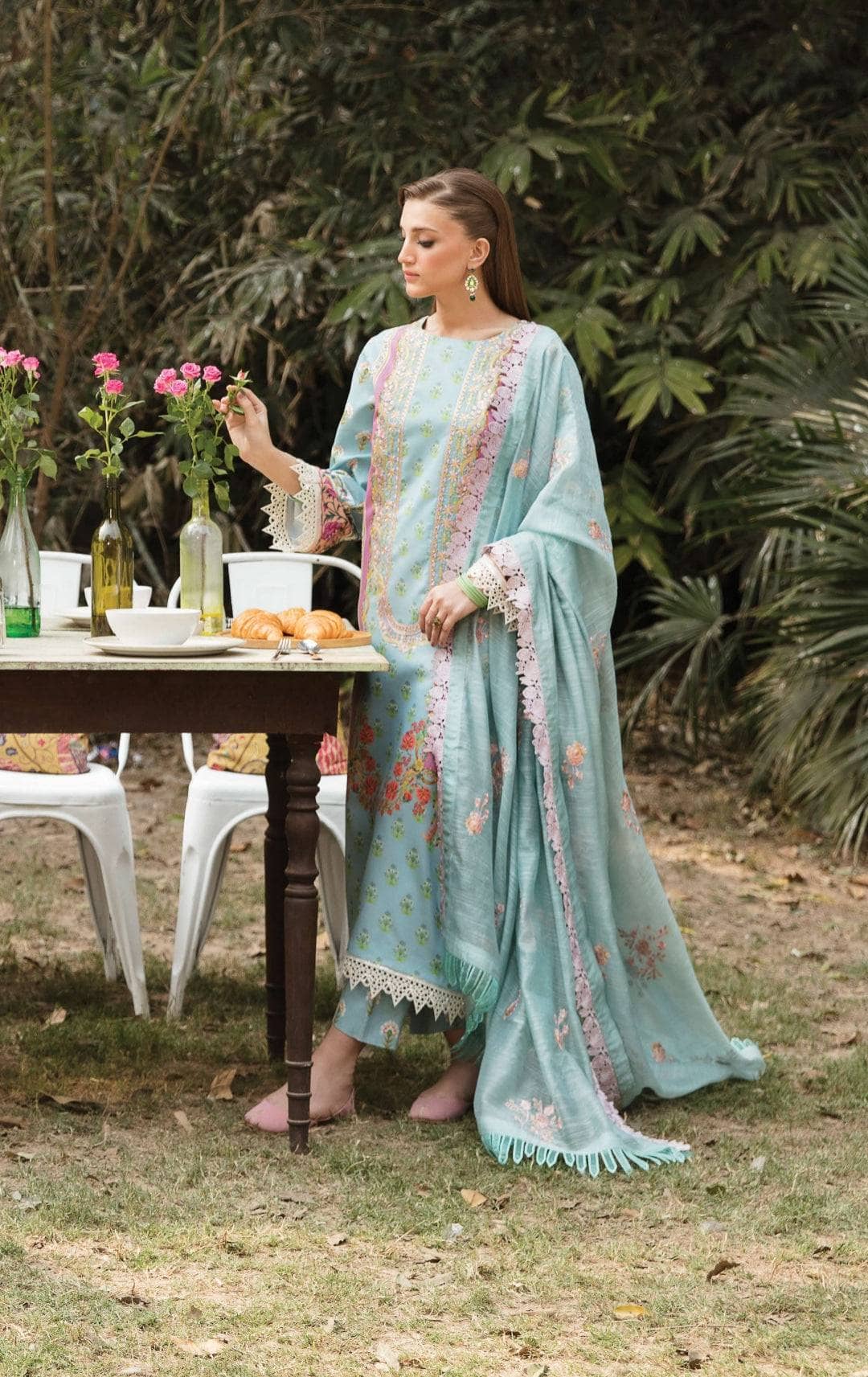 img_afrozeh_ayzel_lawn_23_awwal_boutique