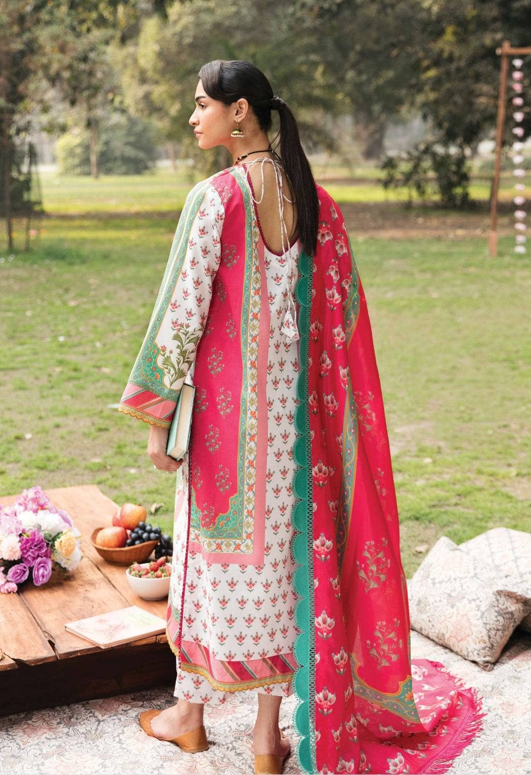 img_afrozeh_ayzel_lawn_23_awwal_boutique