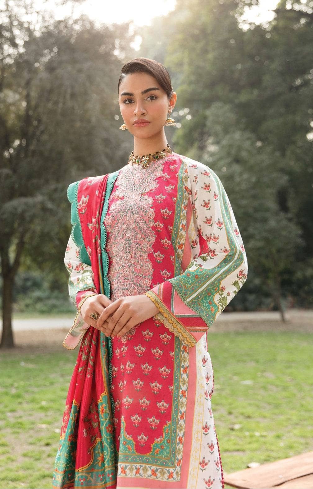 img_afrozeh_ayzel_lawn_23_awwal_boutique