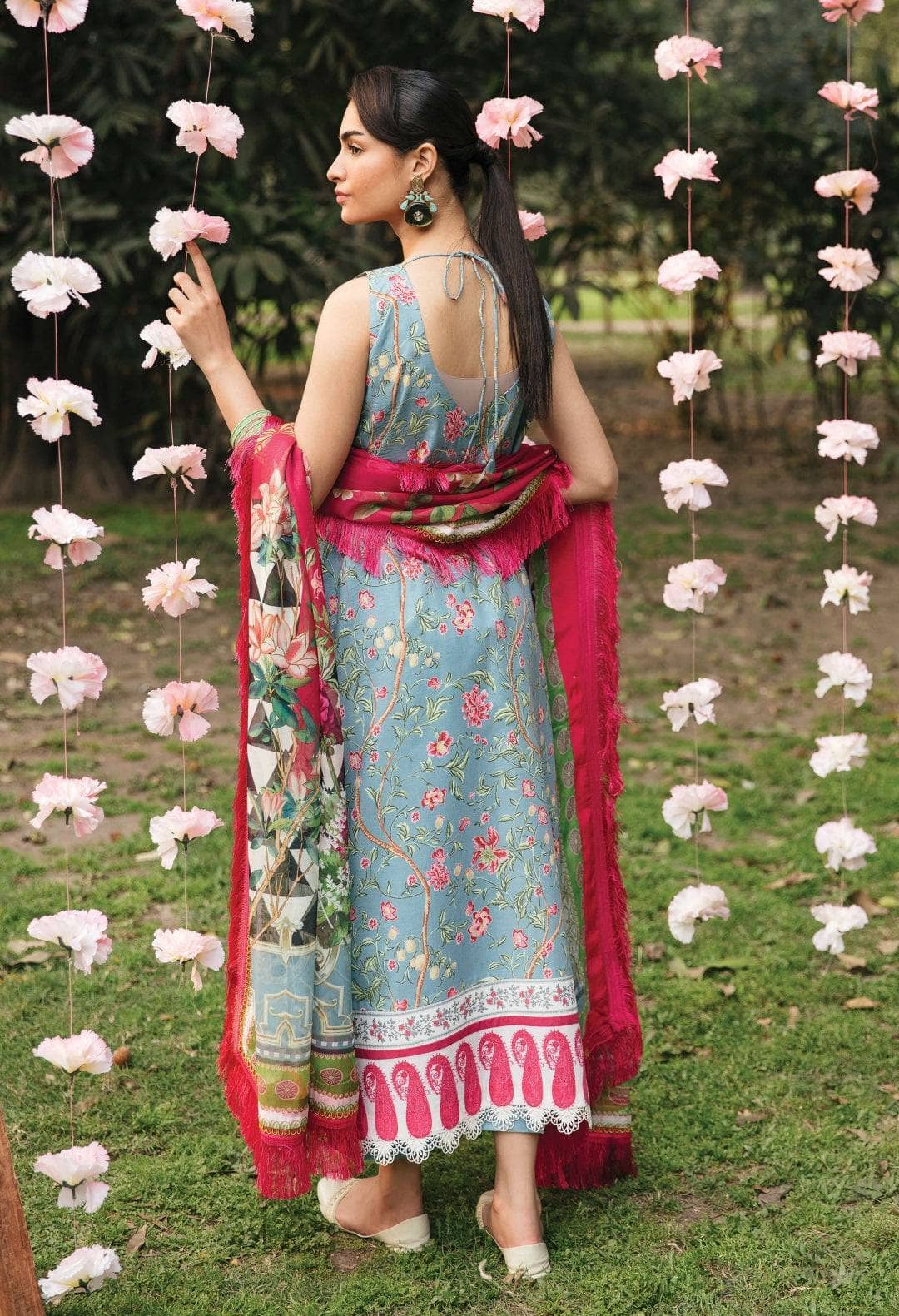 img_afrozeh_ayzel_lawn_23_awwal_boutique