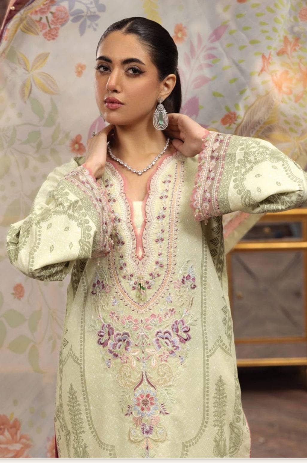 img_anaya_lawn_by_kiran_chaudhary_festive_luxury_lawn_23_awwal_boutique