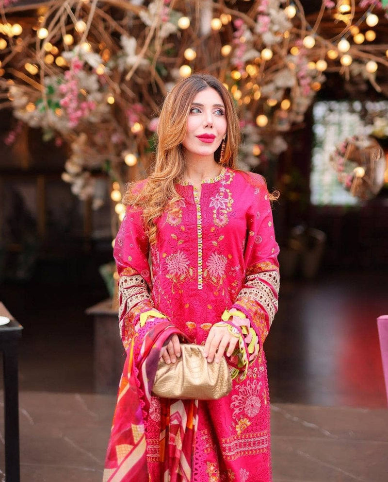 Img_maryam_hussain_lawn_23_awwal_boutique