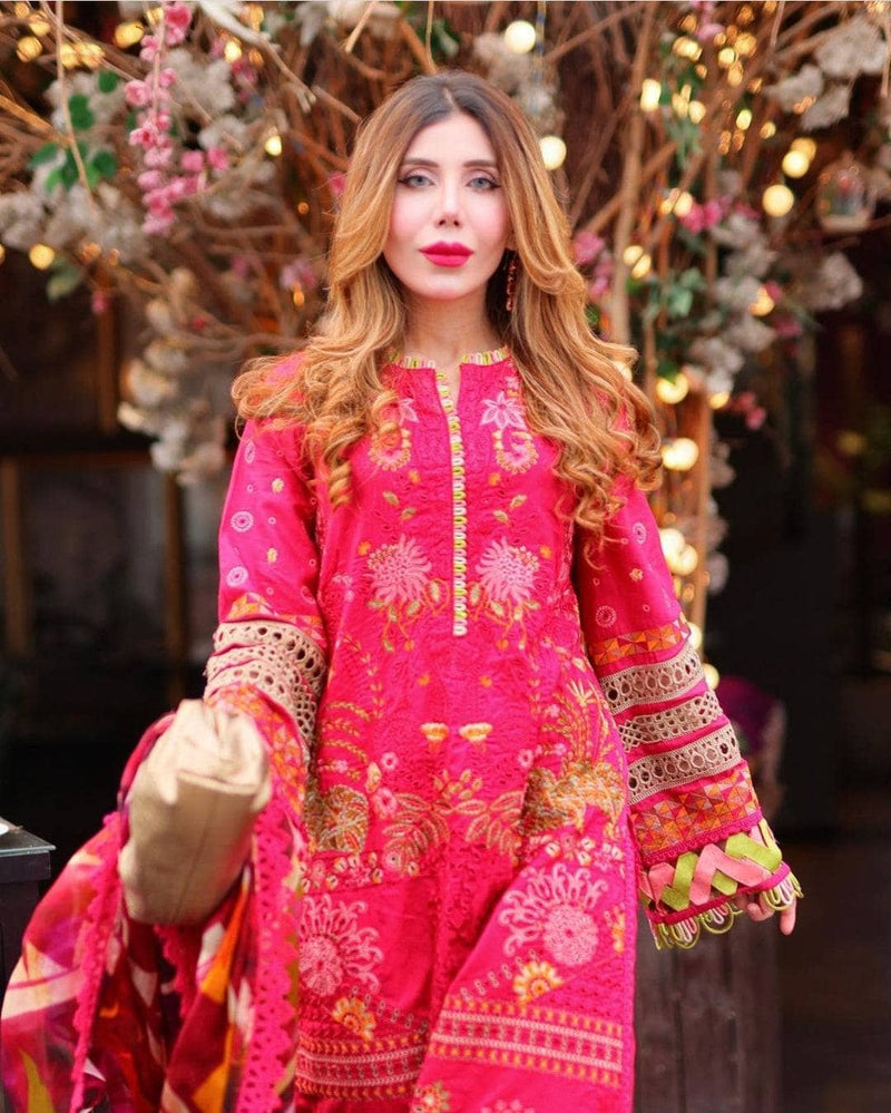 Img_maryam_hussain_lawn_23_awwal_boutique