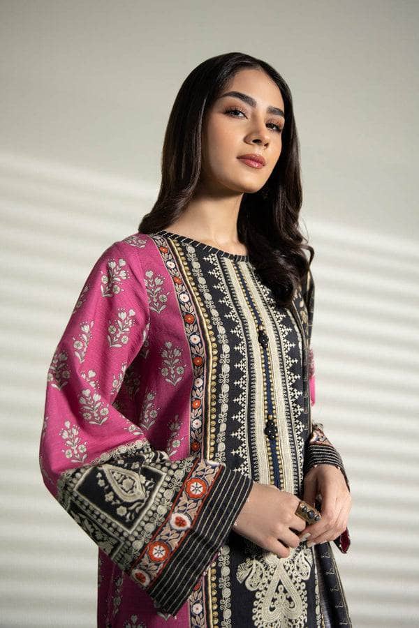 img_sapphire_day_to_day_khaddar_awwal_boutique