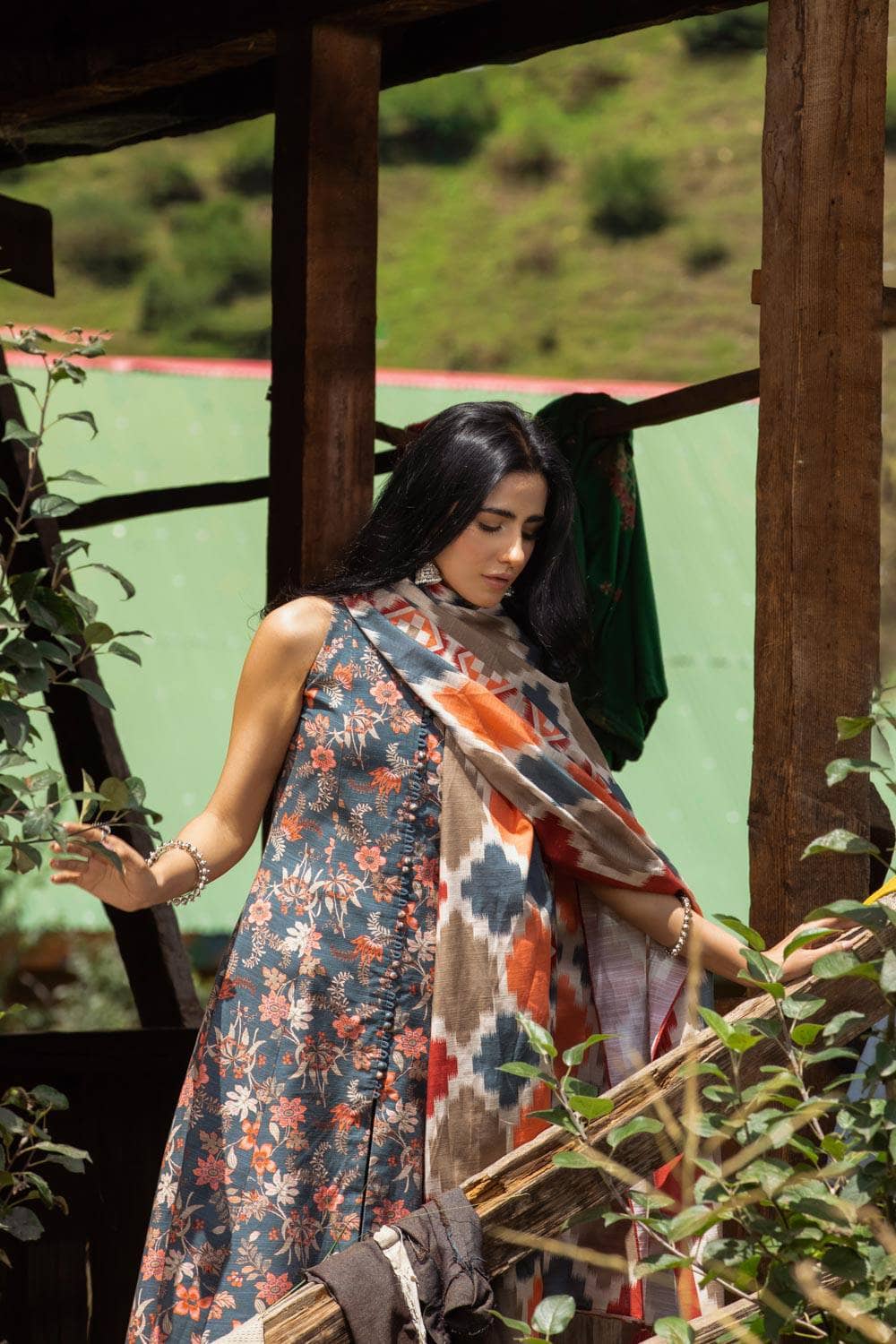 Img_sapphire_winter_2022_awwal_boutique